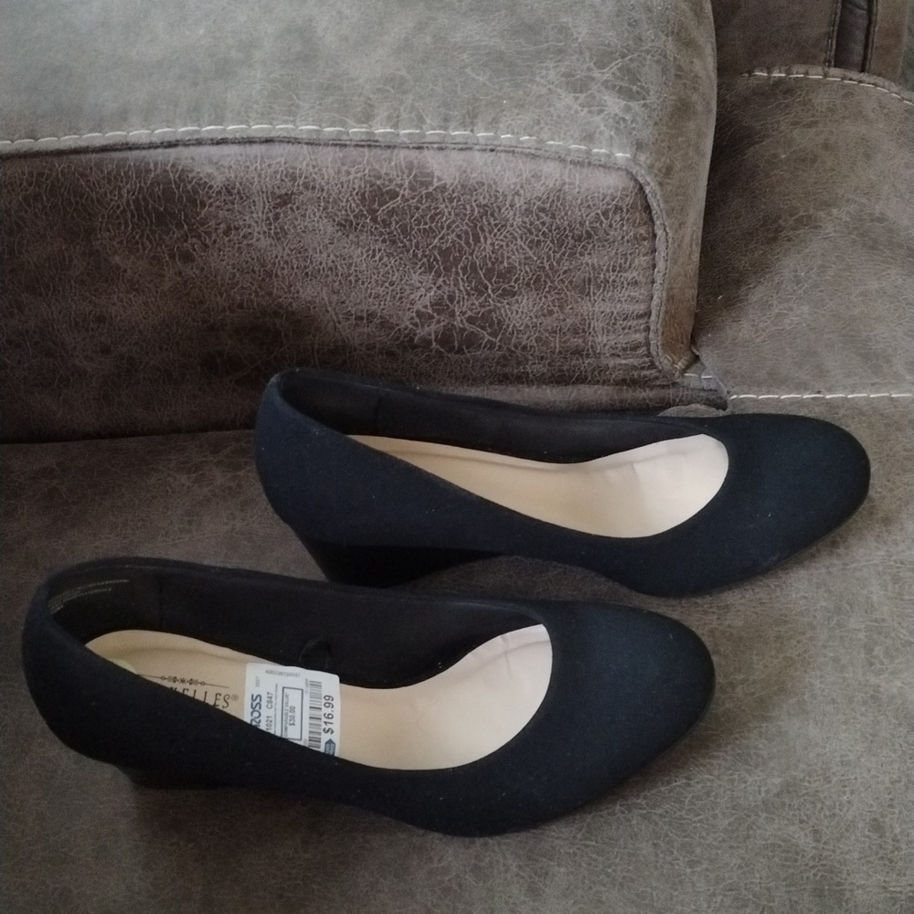 Seychelles 2.5" black wedges